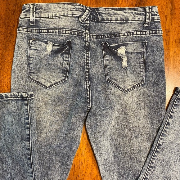 Bamboo distressed‎ stonewashed skinny jeans. 80’s style!!!! - Picture 15 of 16